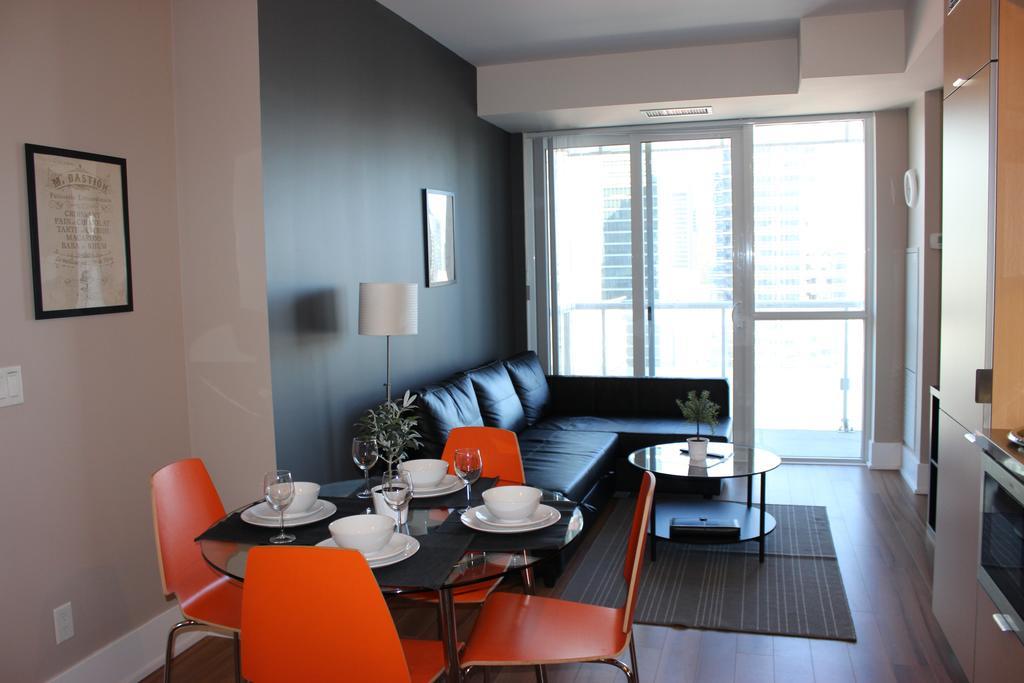 Atlas Suites - Cn Tower & Convention Centre Toronto Habitación foto