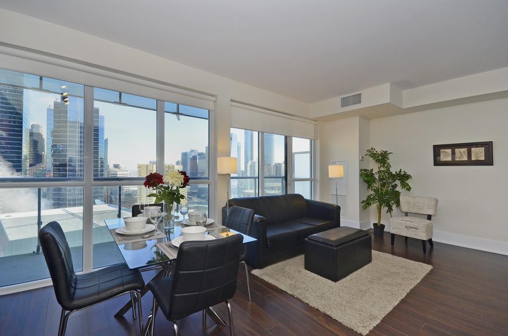 Atlas Suites - Cn Tower & Convention Centre Toronto Habitación foto