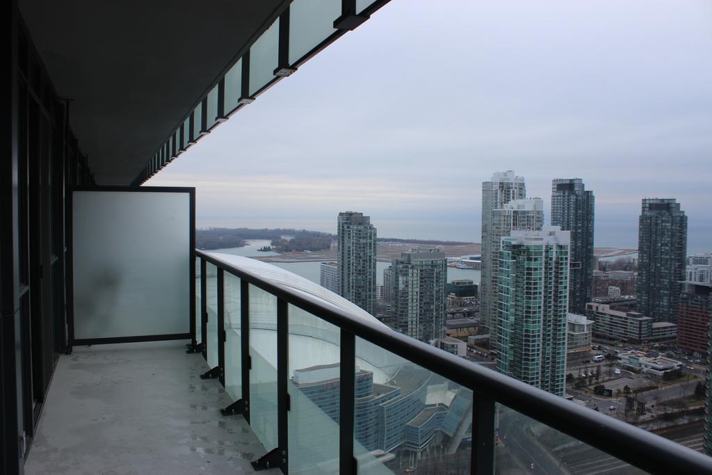 Atlas Suites - Cn Tower & Convention Centre Toronto Exterior foto