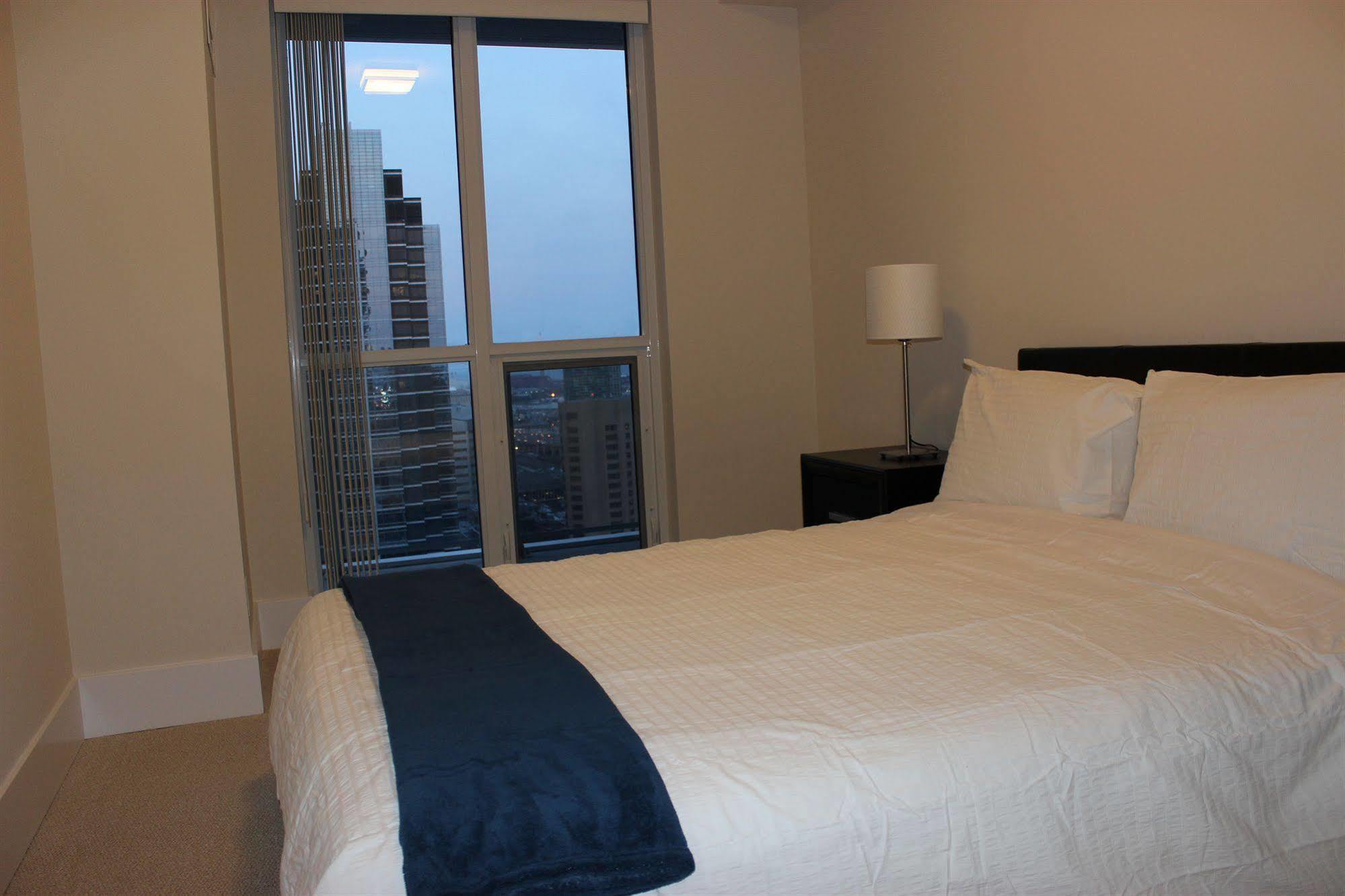 Atlas Suites - Cn Tower & Convention Centre Toronto Exterior foto